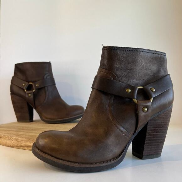Korks Brown Distressed Genuine Leather Harness Stacked Heel Ankle Boot Size 9.5 - Picture 1 of 11